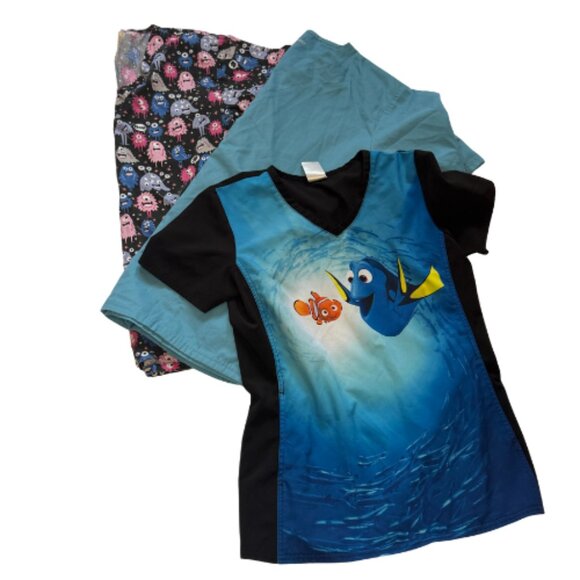 BUNDLE of 3-Gently Worn Scrub Tops, Size XS (BB1100B) - Picture 1 of 7